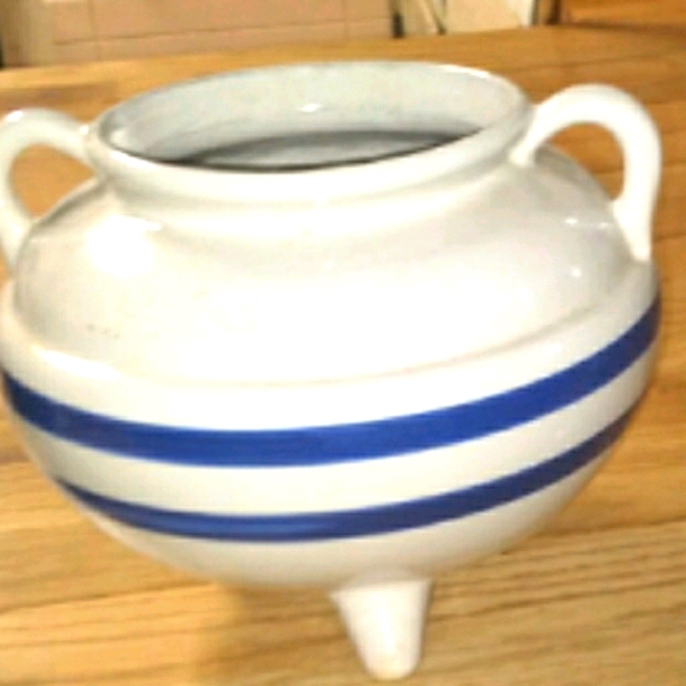 Vintage Rosseville U.S.A RPB planter Marked